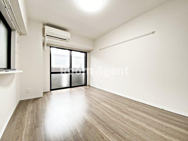 アールズコート千種イーストの居間・リビング