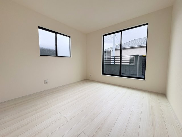 吉川市道庭1丁目　新築戸建　全1棟の洋室|同施工会社の参考写真になります。