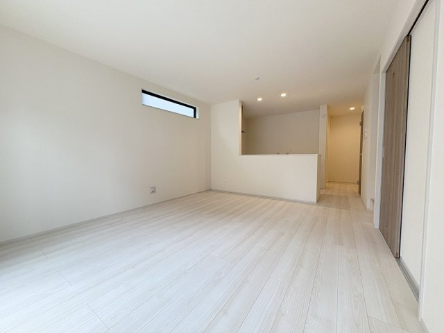 吉川市道庭1丁目　新築戸建　全1棟の居間・リビング|同施工会社の参考写真になります。