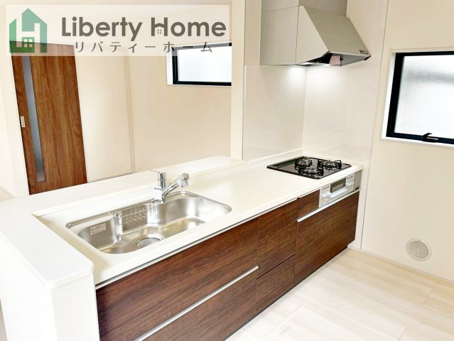 水戸市赤塚4期　新築戸建の駐車場