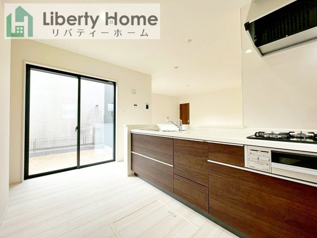 水戸市赤塚4期　新築戸建のエントランス