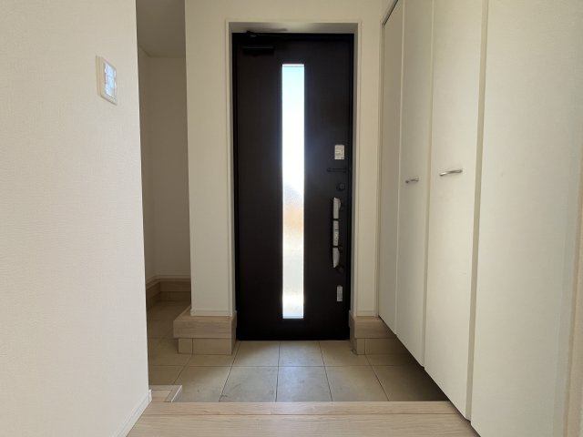 『八王子市新築戸建て』八王子市諏訪町25【仲介手数料無料】　３７期の玄関|～仲介手数料無料☆八王子ひなた不動産～　八王子市諏訪町　新築戸建て