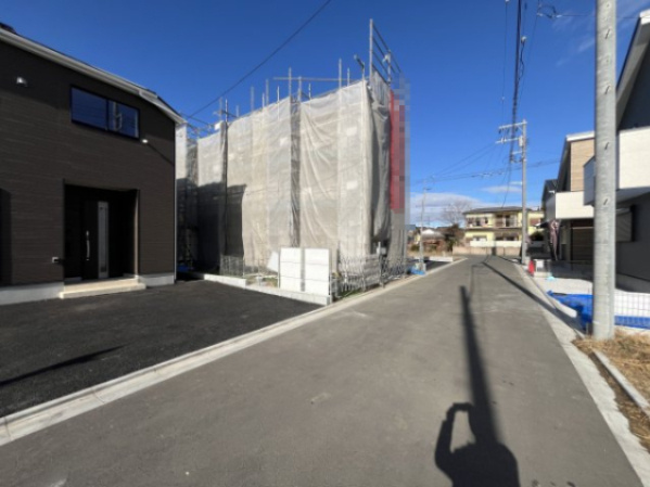 『八王子市新築戸建て』八王子市諏訪町25【仲介手数料無料】　３７期の前面道路含む現地写真|～仲介手数料無料☆八王子ひなた不動産～　八王子市諏訪町　新築戸建て