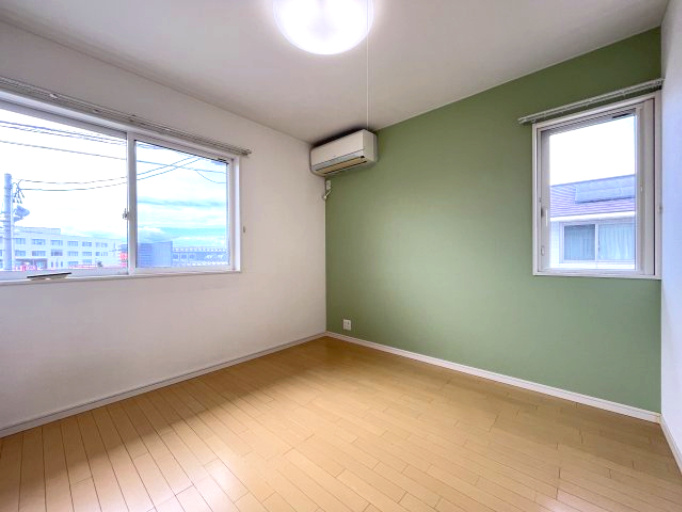 山形市嶋北2丁目16-11の洋室|北西側洋室