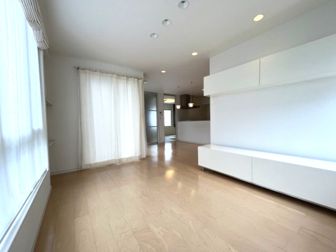 山形市嶋北2丁目16-11の居間・リビング|リビング別アングル