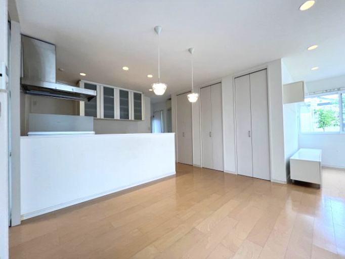 山形市嶋北2丁目16-11の居間・リビング|リビング別アングル