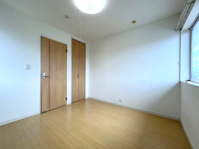 山形市嶋北2丁目16-11の洋室|北西洋室別アングル