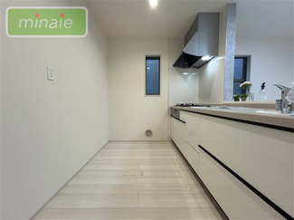 【キッチン】 | 水回り集中設計　廊下に大物入　宮本6　全2棟　1号棟 | 販売現地