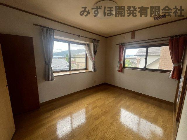 上山市四ツ谷二丁目5-23-37の洋室