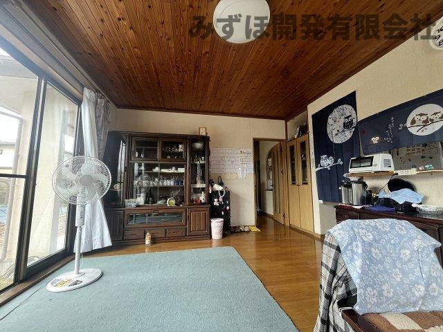 上山市四ツ谷二丁目5-23-37の居間・リビング|使いやすいリビングです