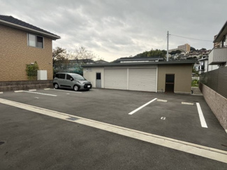 【駐車場】