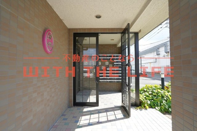 ローズガーデンⅡ【キャンペーン対象物件】のエントランス|落ち着いたエントランスです