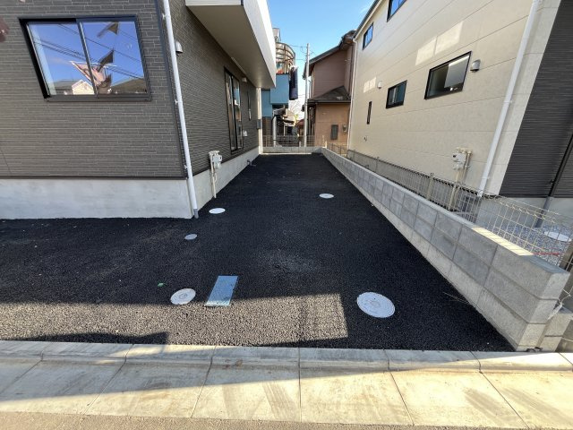 祝：成約済み　八王子市　諏訪町　新築戸建て　３７期の前面道路含む現地写真