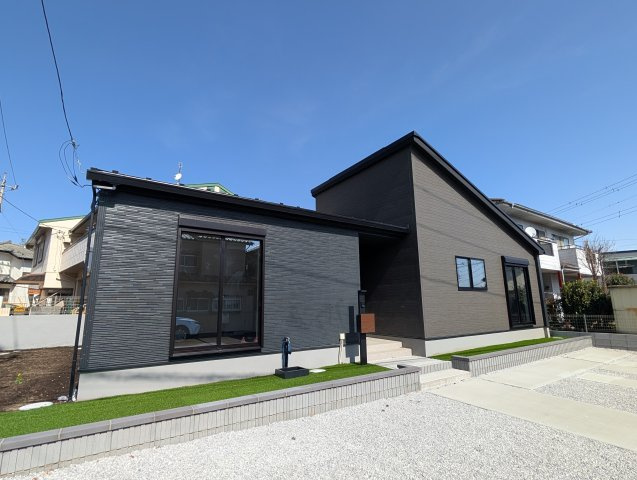 【区画図】 | グラファーレ高崎市八幡町4期ー① | 八幡小学校まで1.2Kｍ♪
南西向き角地に面した敷地は広々81坪！
カースペースは並列5台駐車可能！
ZEH水準住宅！太陽光パネル採用物件♪