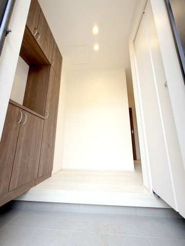 あきる野市野辺　全２棟　新築分譲の玄関