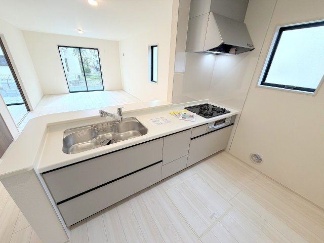 あきる野市野辺　全２棟　新築分譲のキッチン