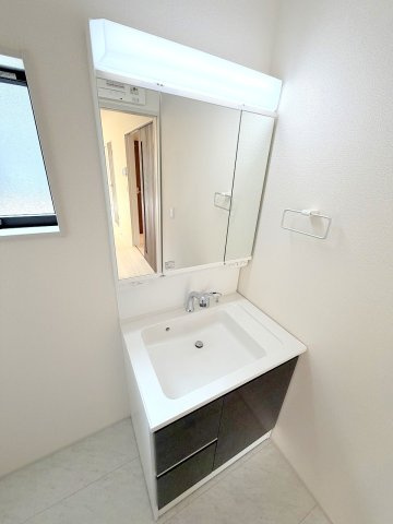 あきる野市野辺　全２棟　新築分譲の独立洗面台