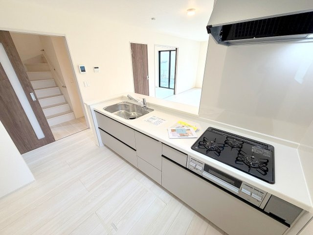 あきる野市野辺　全２棟　新築分譲のキッチン