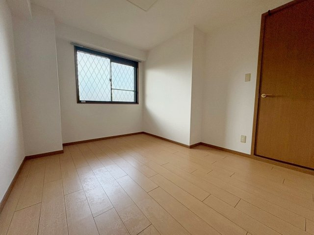 ハーティス宝塚Ⅱの洋室