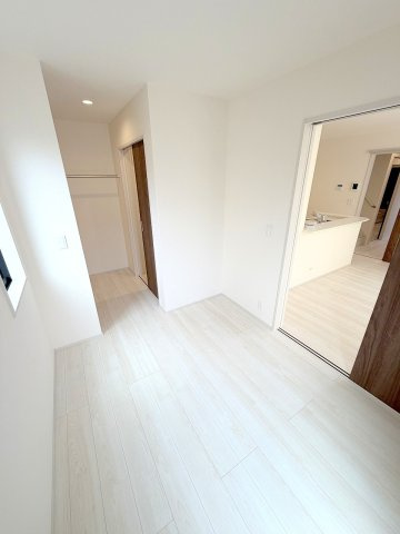 あきる野市野辺　全２棟　新築分譲の洋室