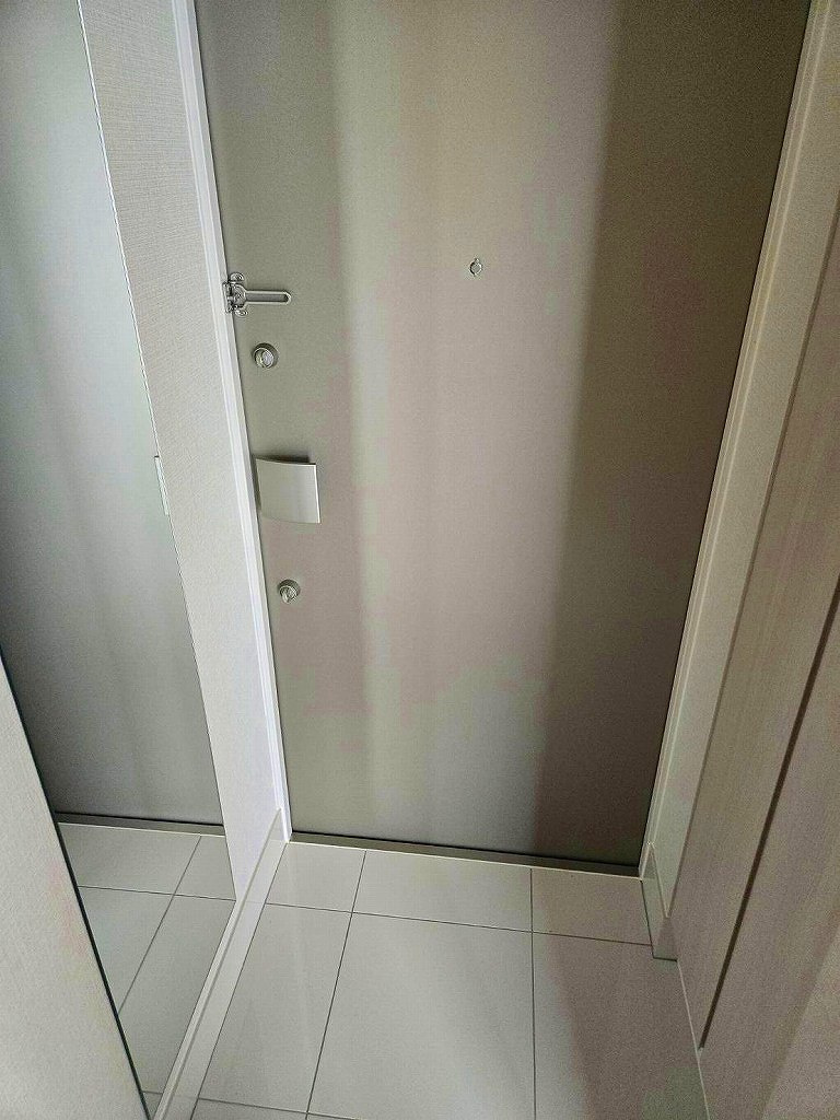 Alivis十条の玄関