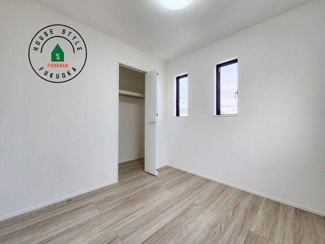 福岡市西区泉3丁目第1-2棟（A号棟)の洋室|柔らかい陽光が差し込む明るいお部屋を演出する設計。彩光の取れる窓が気持ちの良いお部屋を創り上げます。