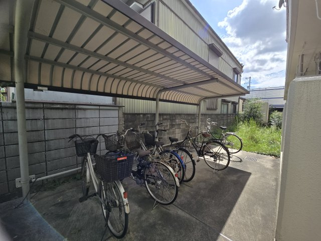 コスモス御前場の駐輪場