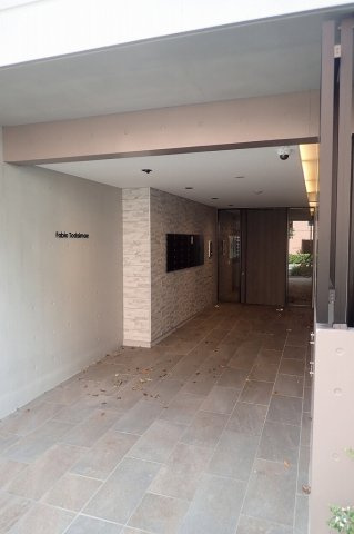 ファビオ東大前のエントランス