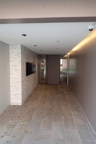 ファビオ東大前のエントランス