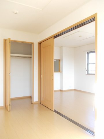 ヴェルデ春日井の内装|明るい室内です