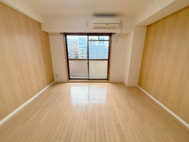 ルミエール新大阪の居間・リビング