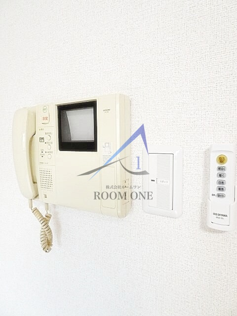 エーデルワイス本所のセキュリティ|モニター付きインターホンです。