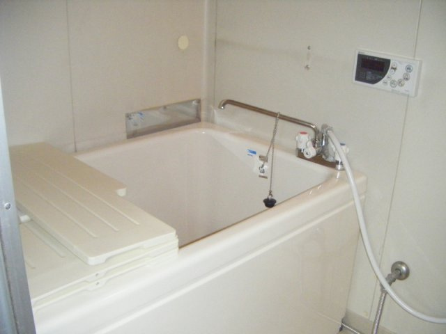 コーポジュネスの浴室|浴室交換済！追い焚き可能です。