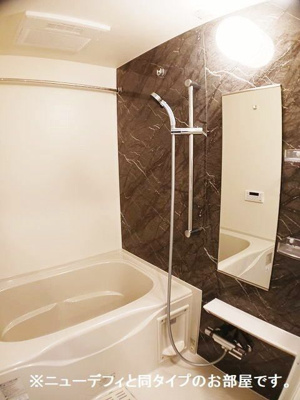 【浴室】 | レフィナード