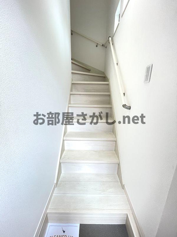 プランドールTC東長崎【木目調でシックなコンパクトアパート／11月下旬入居可】の玄関