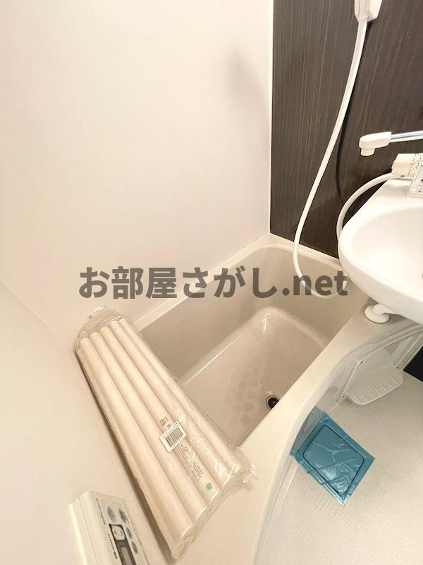 プランドールTC東長崎【木目調でシックなコンパクトアパート／11月下旬入居可】の浴室