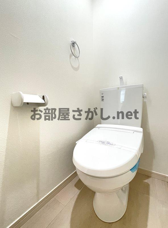 プランドールTC東長崎【木目調でシックなコンパクトアパート／11月下旬入居可】のトイレ