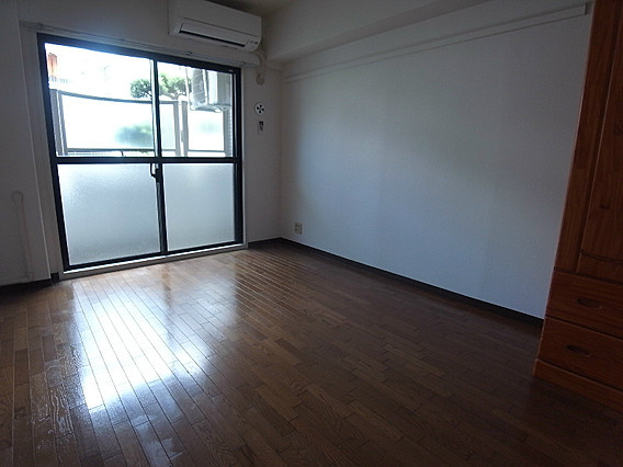 ジョイフル石屋川の居間・リビング