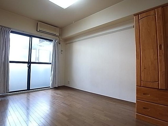 ジョイフル石屋川の居間・リビング