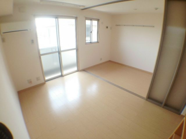 憩ハイツの居間・リビング