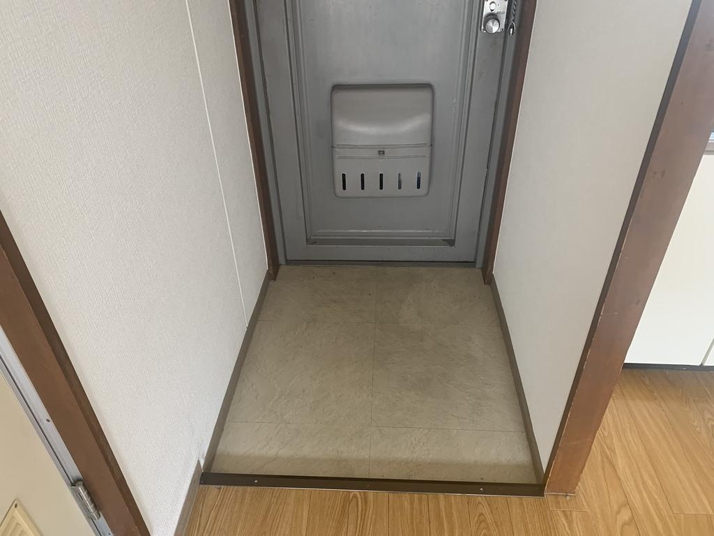 永手コスモハイツの玄関