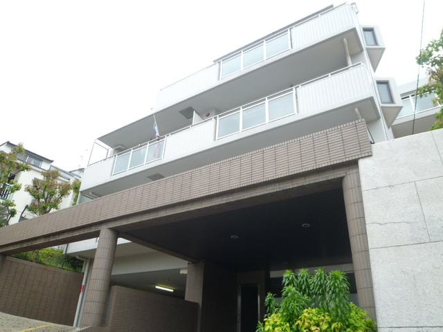 ステイツ神戸青谷城の下通