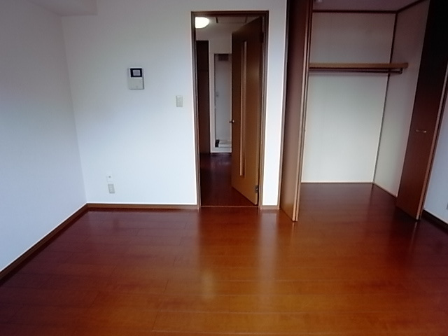 シャルマンコート北野の洋室