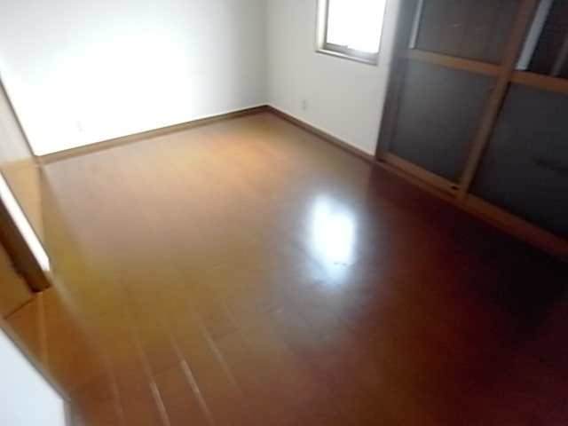 シャルマンコート北野の洋室