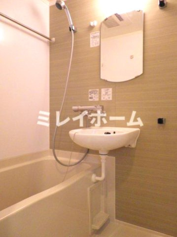 ルーブル蒲田南伍番館の浴室|同建物内別のお部屋の参考写真になります。