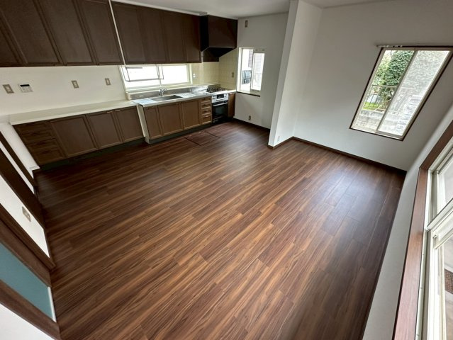 住吉宮町3丁目貸戸建の居間・リビング