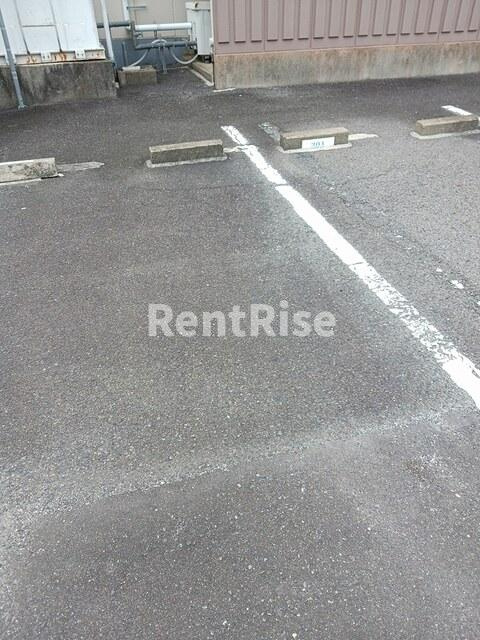 ビストロドタカギの駐車場|駐車場