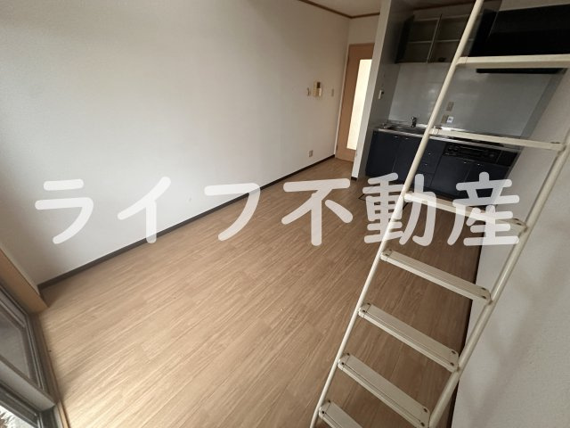 オーキッドスクエアの内装|明るい室内です