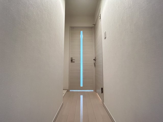 シンプルなデザインの玄関★