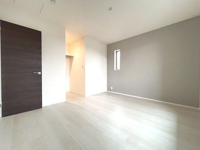 リーブルガーデン　一宮市木曽川町玉ノ井第9　全5区画分譲の寝室|すべての居室にはたっぷり収納できる大型のクローゼット、各室に２４時間換気システムを設置しています。
排気ファンから低風量で24時間強制排気し、家の中の空気をいつも新鮮に保ちます。
